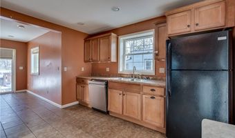 8 2nd St, Alexandria Bay, NY 13607
