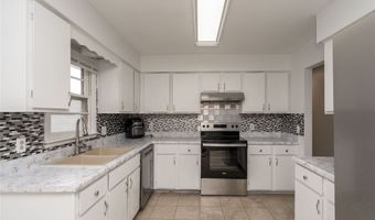 825 SE 4th St, Ankeny, IA 50021