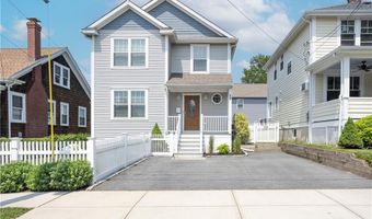 52 Bedlow Ave, Newport, RI 02840
