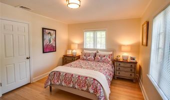 1210 McKinley Blvd, Alton, IL 62002