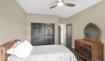 2660 Harnish Dr, Algonquin, IL 60102