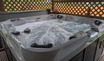 101 ISLAND VIEW Dr, Alpena, MI 49707