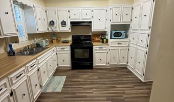 1011 Crawford Dr, Albany, GA 31705