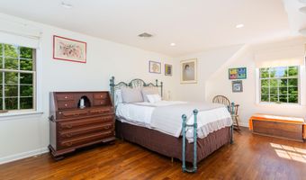150 N Old Stone Bridge Rd, Cos Cob, CT 06807