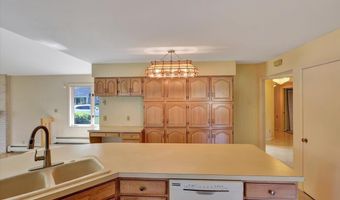 73 South St, Burlington, VT 05401