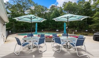 4 Bittersweet Ln 4, Bourne, MA 02532