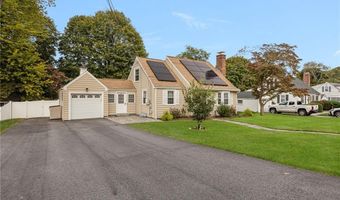22 Franconia Dr, Cranston, RI 02920