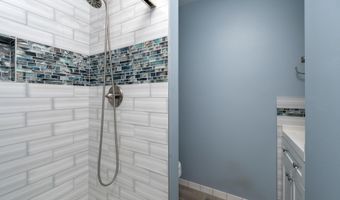 701 SONNE Dr, Annapolis, MD 21401