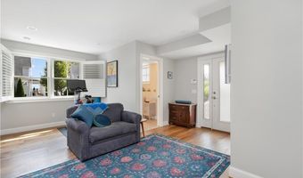 40 Kettle Point Ave, East Providence, RI 02914