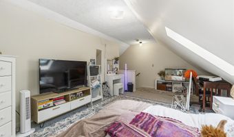 62 Pine Hill Dr, Bath, ME 04530