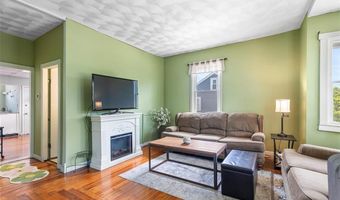 93 Whipple Ave, Cranston, RI 02920