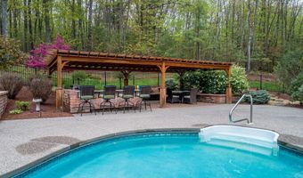 10 Maiden Ln, Bedford, NH 03110