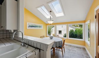 539 Benton St, Santa Rosa, CA 95404