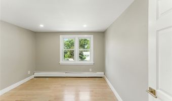 82 Barton Ave, Warwick, RI 02889
