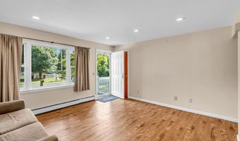 615 Riverside Dr, Bayville, NJ 08721