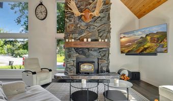 2121 Belmont Dr, Anchorage, AK 99517