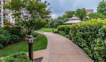 5300 HOLMES RUN Pkwy 417, Alexandria, VA 22304