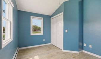 507 County Rd, Barrington, RI 02806