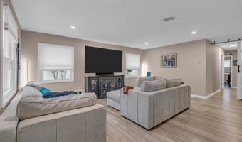 103 Idlewild Ln, Aberdeen, NJ 07747