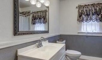 1418 Cleveland Ave, Baxter Springs, KS 66713