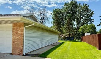 188 150th St W, Apple Valley, MN 55124