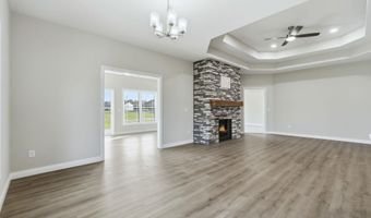 2002 Bogey Ct, Auburn, IN 46706