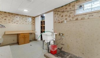4359 Mohegan Dr, Affton, MO 63123
