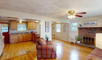 30 Greenwich St, Attleboro, MA 02703