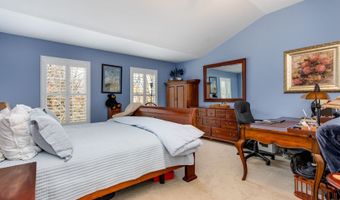2219 Barrett Dr, Algonquin, IL 60102