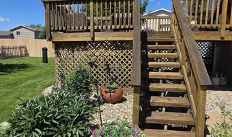 1005 Plum Ln, Aberdeen, SD 57401