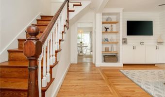 33 Slocum St, Newport, RI 02840