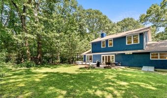 6 North Ln, Barrington, RI 02806