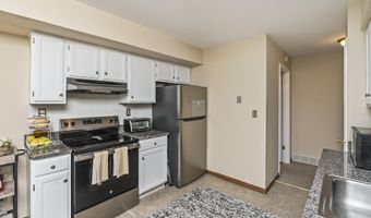 3 Woodside Dr, Albany, NY 12208