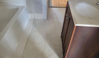 301 S Main St, Ada, OH 45810