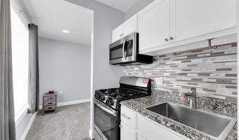 797 E Market St 221, Akron, OH 44305