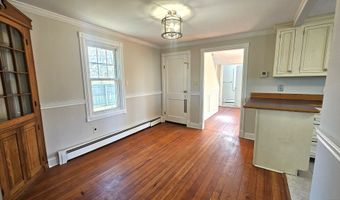 35 Meadow Rd, Clinton, CT 06413
