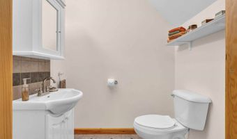 30 Beaver Bog Ln, Abbot, ME 04406