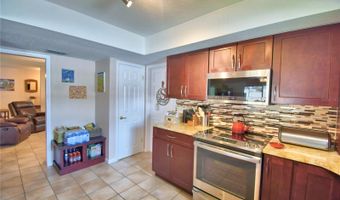 902 CRESTVIEW Dr, Auburndale, FL 33823