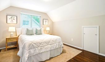 132 N GLADDEN St N, Alexandria, VA 22304
