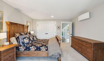 239 Hunter Way, Falmouth, ME 04105