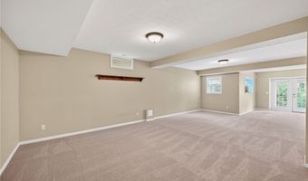 500 Glen Hollow Cir, Aurora, OH 44202