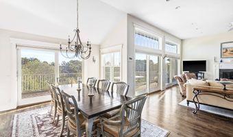 55 Seabreeze Ln, Amagansett, NY 11930