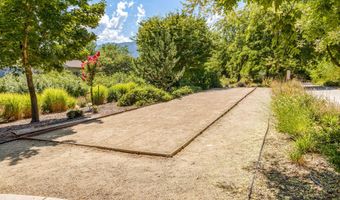 941 Mountain Meadows Cir, Ashland, OR 97520