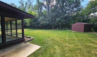 9616 Zimmer Dr, Algonquin, IL 60102