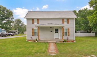 933 S Rinker Ave, Aurora, MO 65605