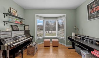 585 Burgess Cir, Aurora, OH 44202