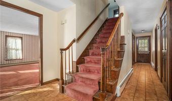 5 Lincoln Dr, North Smithfield, RI 02896