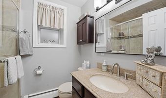 82 E 26TH St, Bayonne, NJ 07002