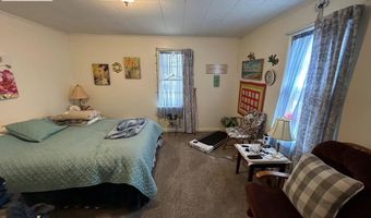 449 OAK St, Big Sandy, TN 38221