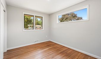 2123 N EARLEY St, Alexandria, VA 22302